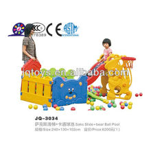 JQ3034 Toboggan en plastique pour enfants avec ballon